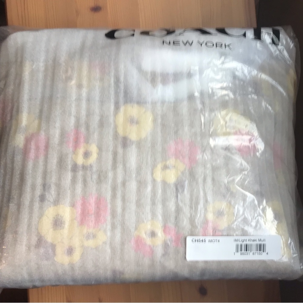Coach Cammie Chain Tote In Signature Canvas With Floral Cluster Print - Picture 3 of 16
